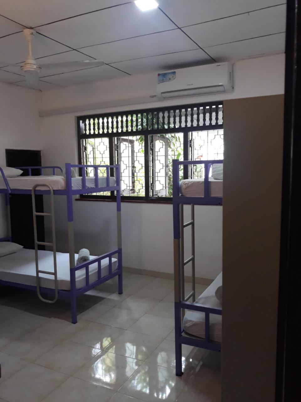 Coco Hostels - Уелигама Екстериор снимка