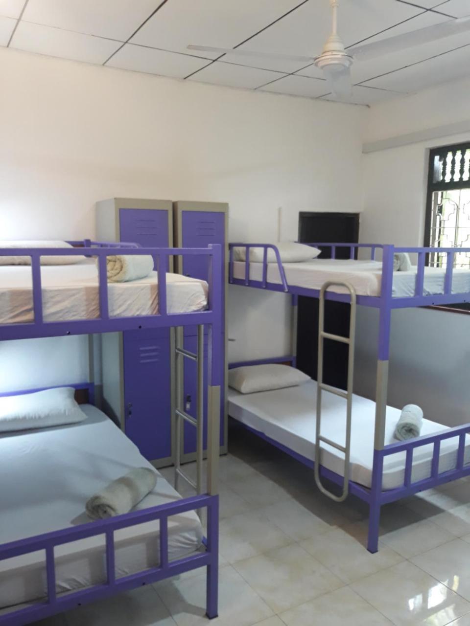 Coco Hostels - Уелигама Екстериор снимка