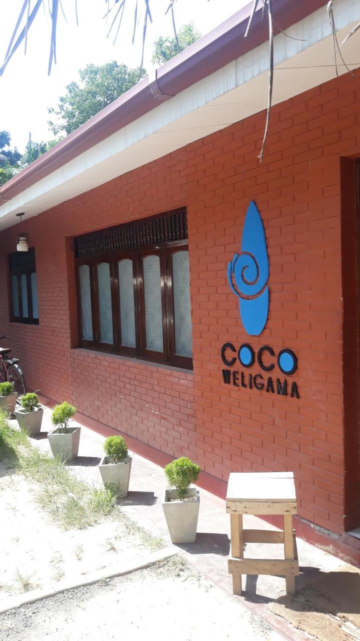 Coco Hostels - Уелигама Екстериор снимка